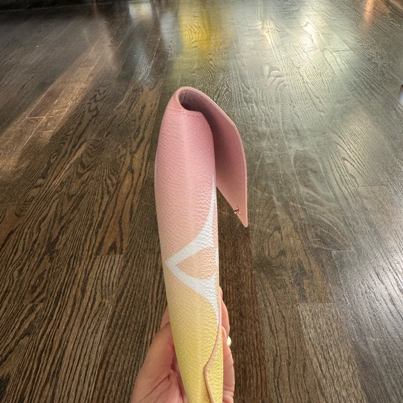 Louis Vuitton By The Pool Kirigami Large - Picture 11 of 12